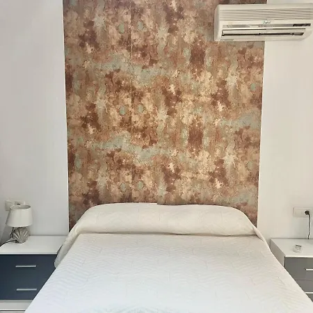 Unbeatable And Quiet 2 Bedrooms On The Paseo Maritimo Rey De Espana, Sleeps 6, Steps Away From The Center Of Fuengirola! Everything Within Walking Distance! Apartment