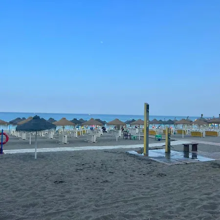 Unbeatable And Quiet 2 Bedrooms On The Paseo Maritimo Rey De Espana, Sleeps 6, Steps Away From The Center Of Fuengirola! Everything Within Walking Distance! *
