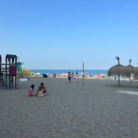 Apartment Unbeatable And Quiet 2 Bedrooms On The Paseo Maritimo Rey De Espana, Sleeps 6, Steps Away From The Center Of Fuengirola! Everything Within Walking Distance! *