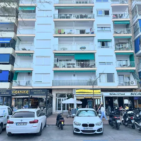 Unbeatable And Quiet 2 Bedrooms On The Paseo Maritimo Rey De Espana, Sleeps 6, Steps Away From The Center Of Fuengirola! Everything Within Walking Distance! *